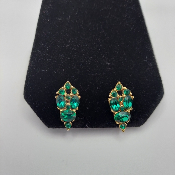 Vintage Emerald Green Rhinestones Screwback Earrings. - Picture 11 of 11